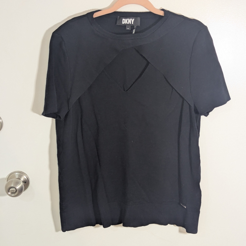 🔥 DKNY Black Keyhole Knit Sweater